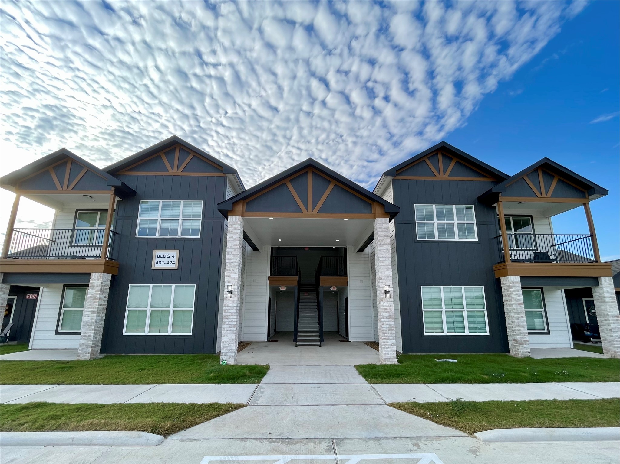 2400 Nile Valley Road Bay City, TX 77414 - Photo 1 of 25 a front view of a house with garden