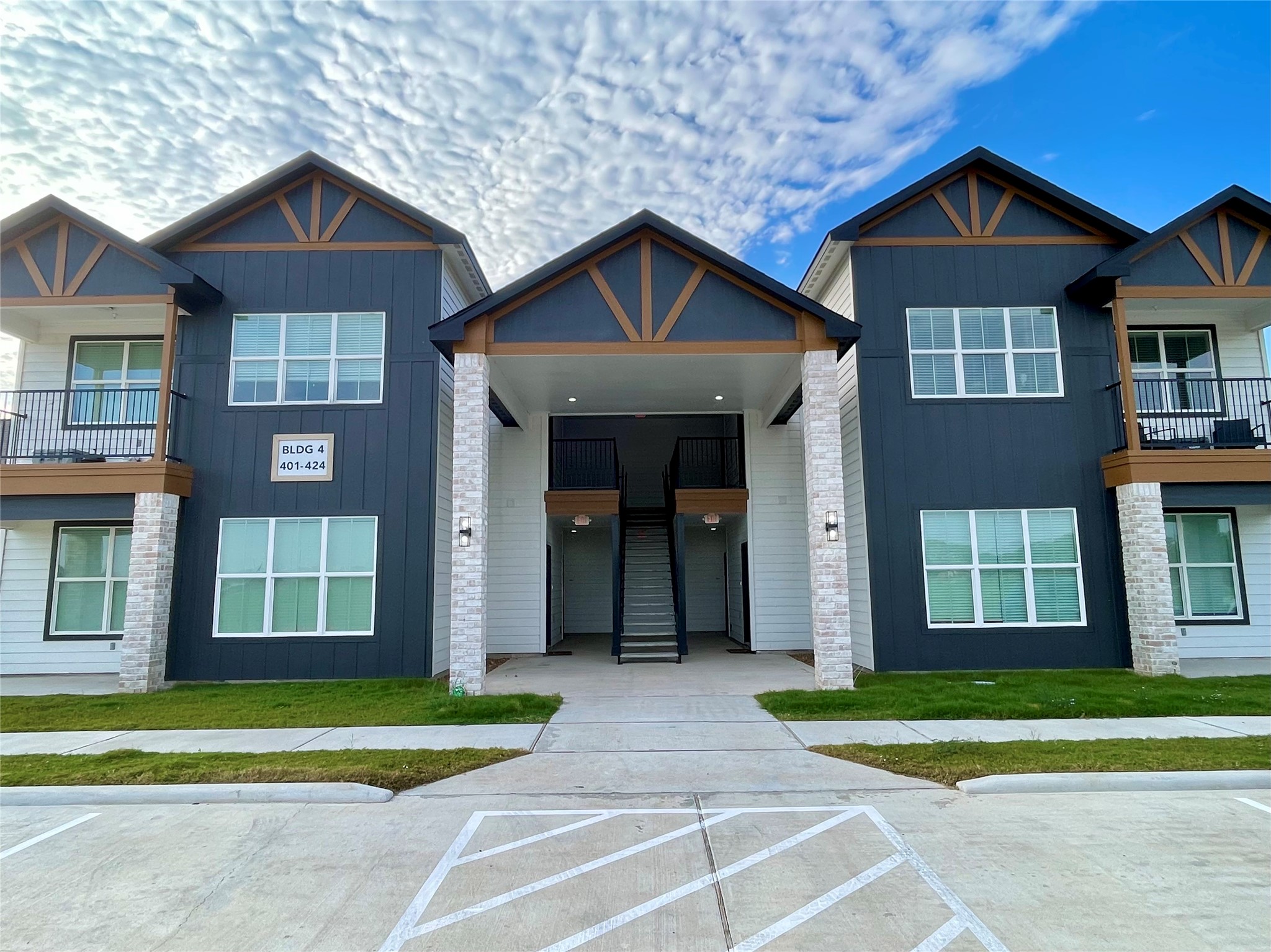 2400 Nile Valley Road Bay City, TX 77414 - Photo 3 of 25 a front view of a house with a yard