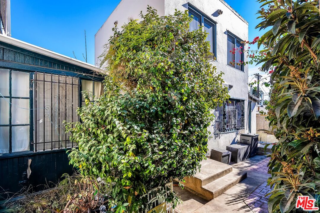 5150 Raleigh Street Los Angeles, CA 90004 - Photo 1 of 2 Gallery Image 1