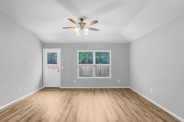 $1,800 | 9605 Last Maples Trail, Conroe, TX 77303