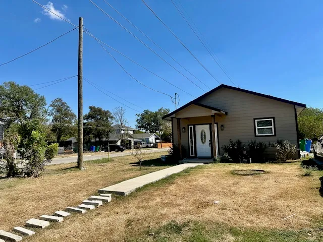 a house view with a outdoor space