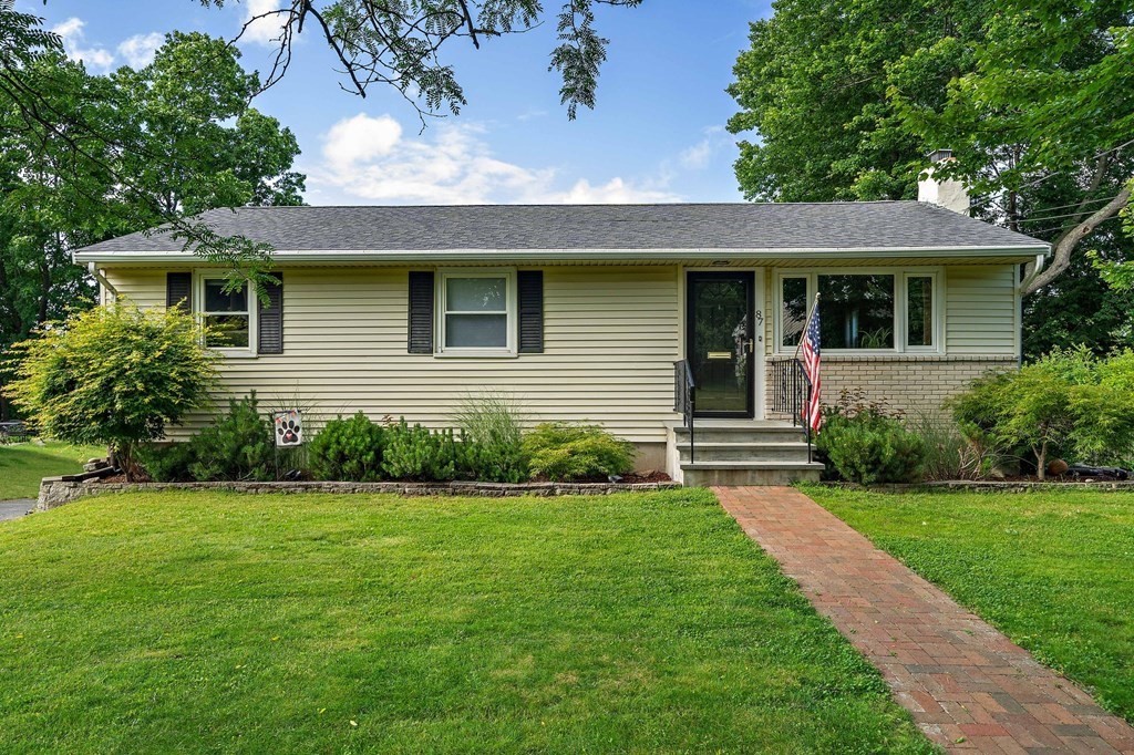 87 Amherst Road Braintree, MA 02184 - Photo 2 of 32 Gallery Image 2