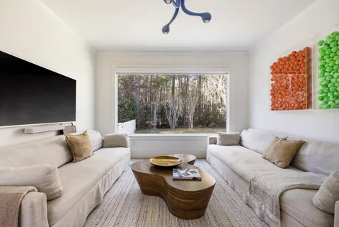 9 Old Pine Drive, East Hampton, NY 11937