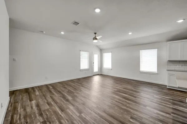 $2,550 | 647 Delicate Arch Drive, Conroe, TX 77303