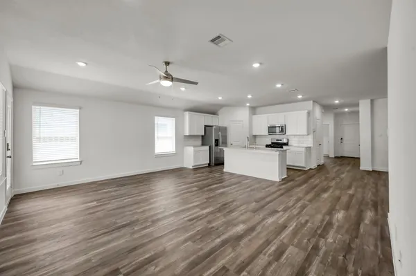 $2,550 | 647 Delicate Arch Drive, Conroe, TX 77303