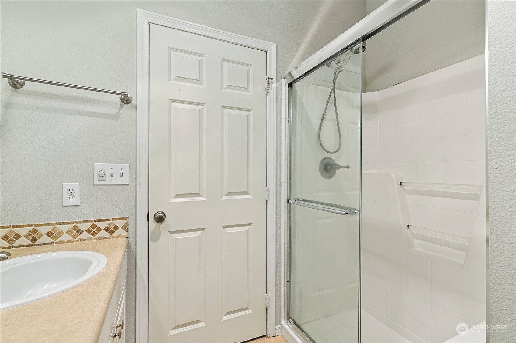 1800 Northeast 40th Street, Unit B1 Renton, WA 98056 - Photo 26 of 36 Gallery Image 26