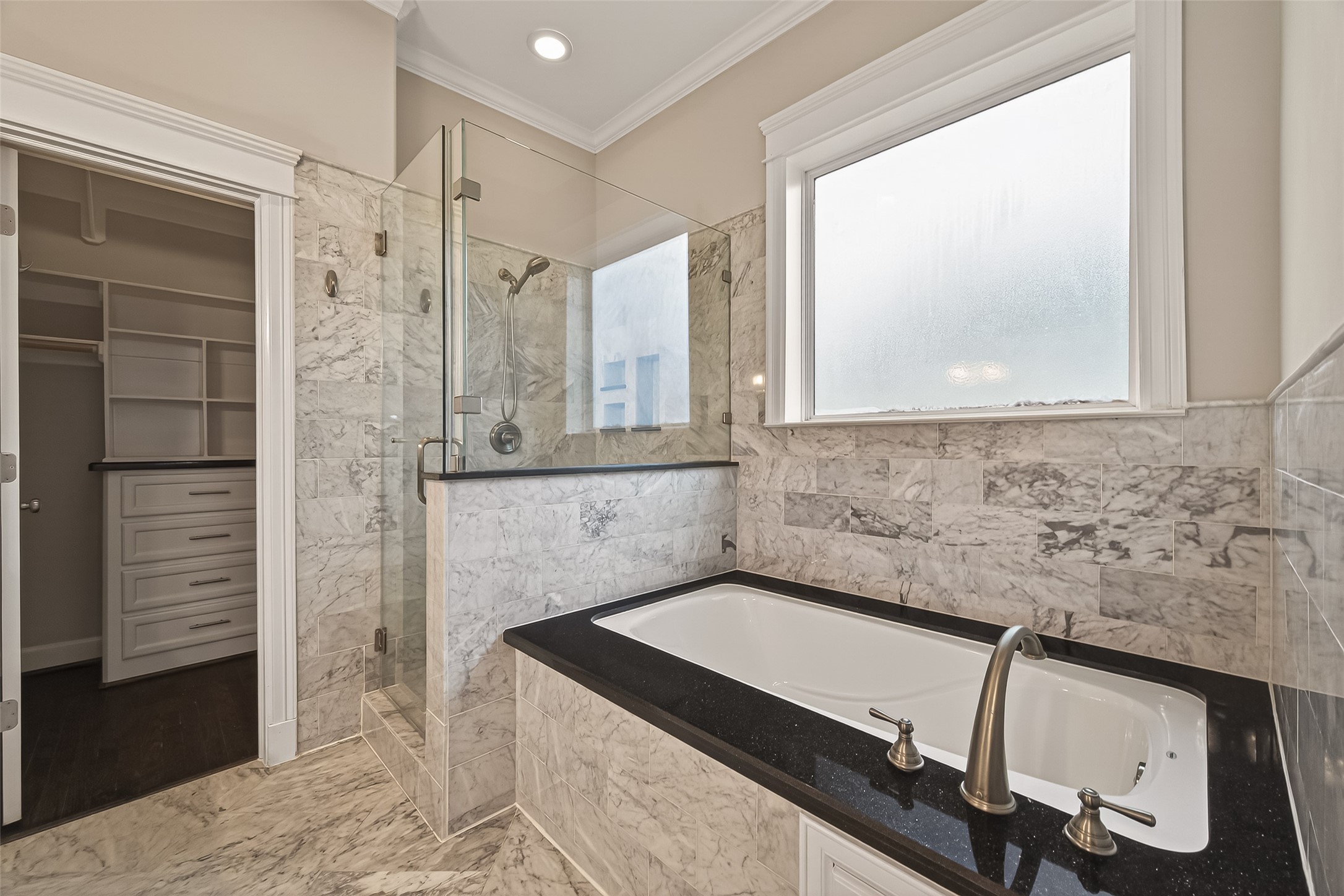 1431 West 25th Street Houston, TX 77008 - Photo 38 of 43 a bathroom with a sink and a mirror