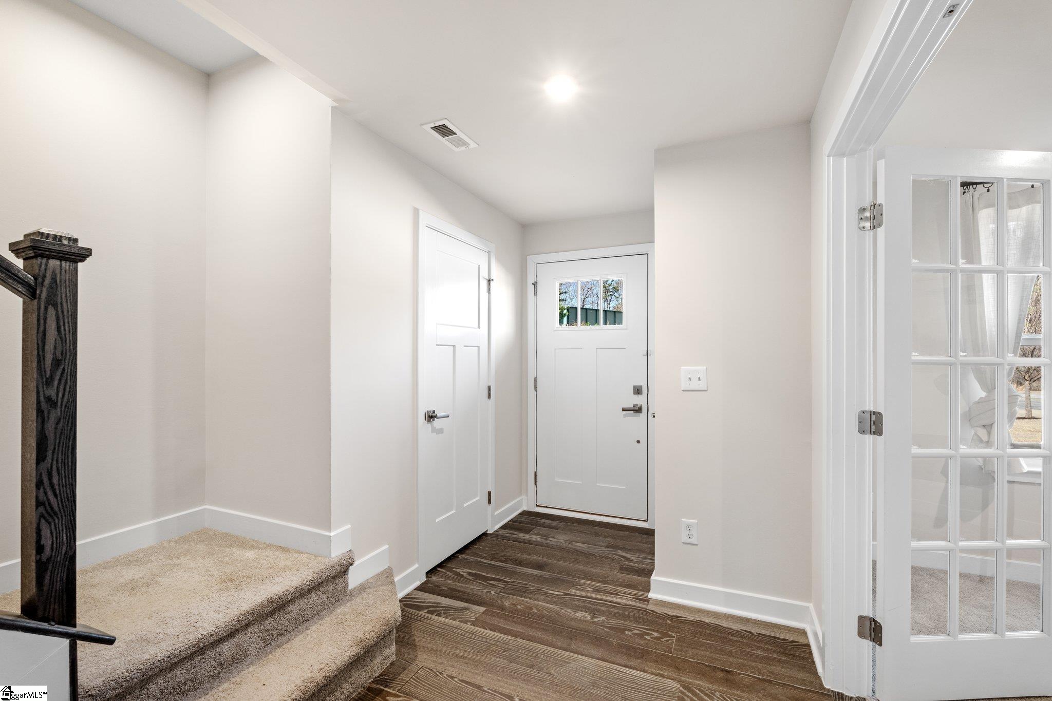 101 Glen Alpine Way Greenville, SC 29607 - Photo 4 of 33 Gallery Image 4