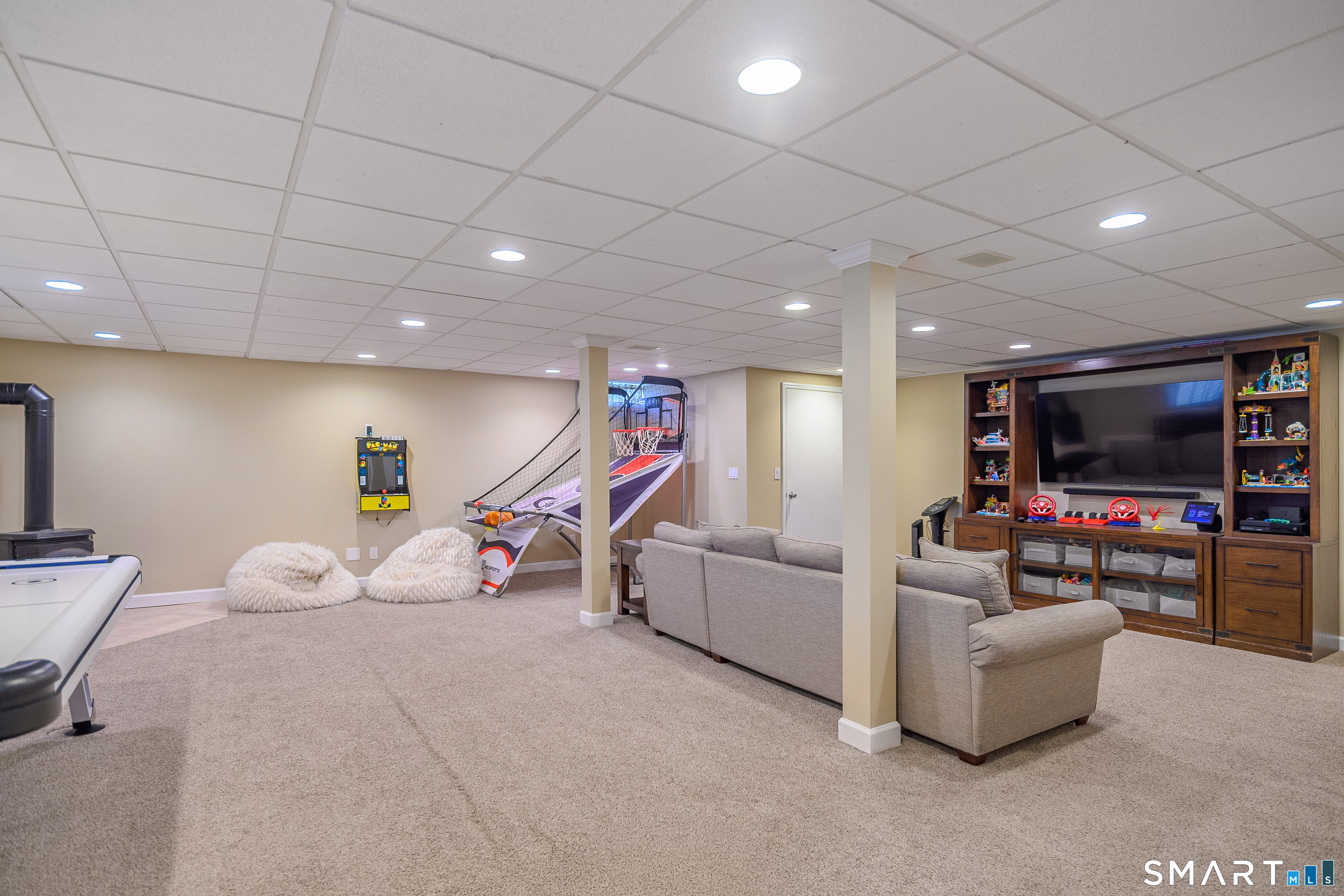 44 Gelding Hill Road Newtown, CT 06482 - Photo 27 of 39 Wall To Wall Carpet