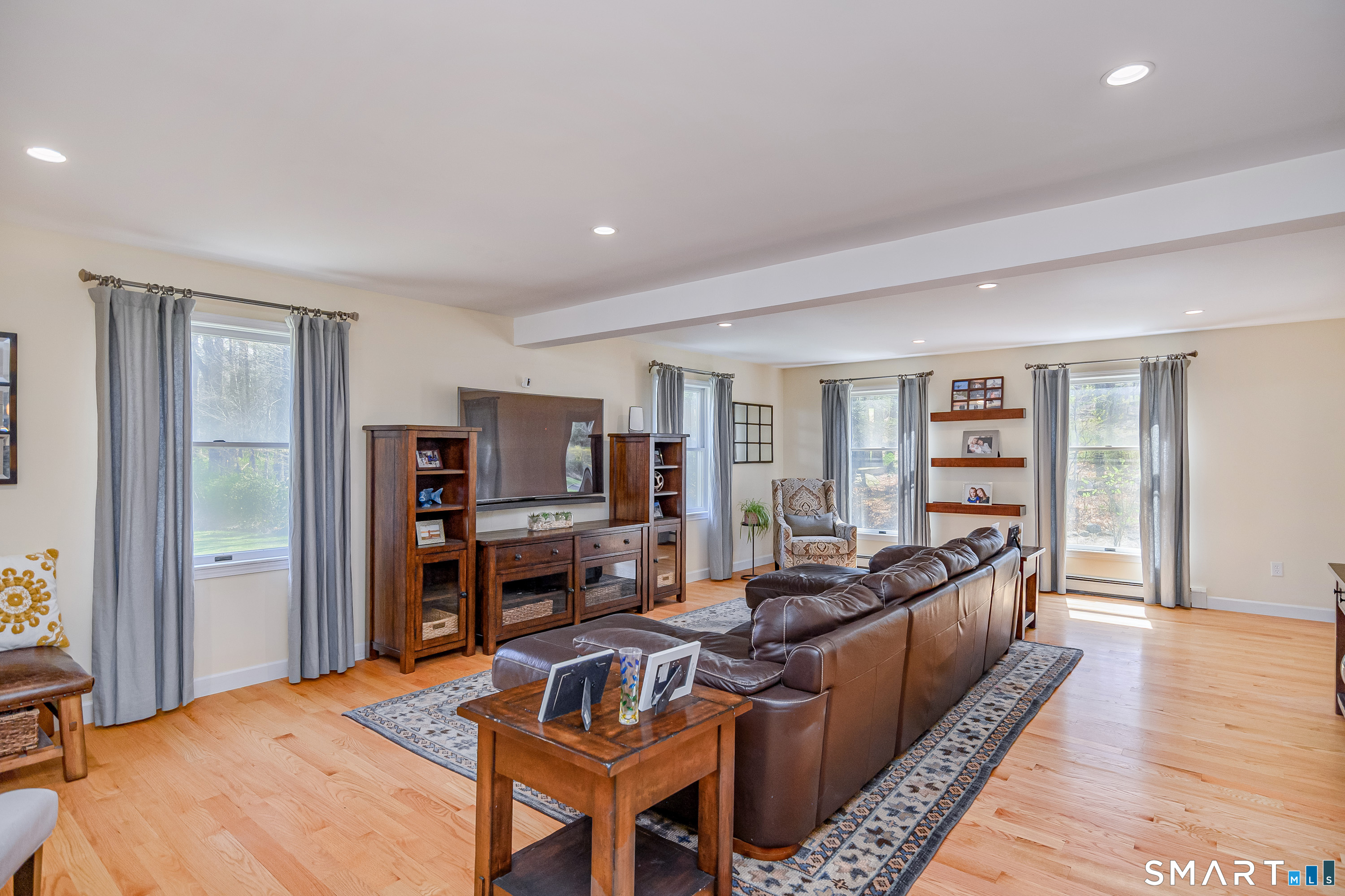 44 Gelding Hill Road Newtown, CT 06482 - Photo 6 of 39 Many Windows, Nice and Bright