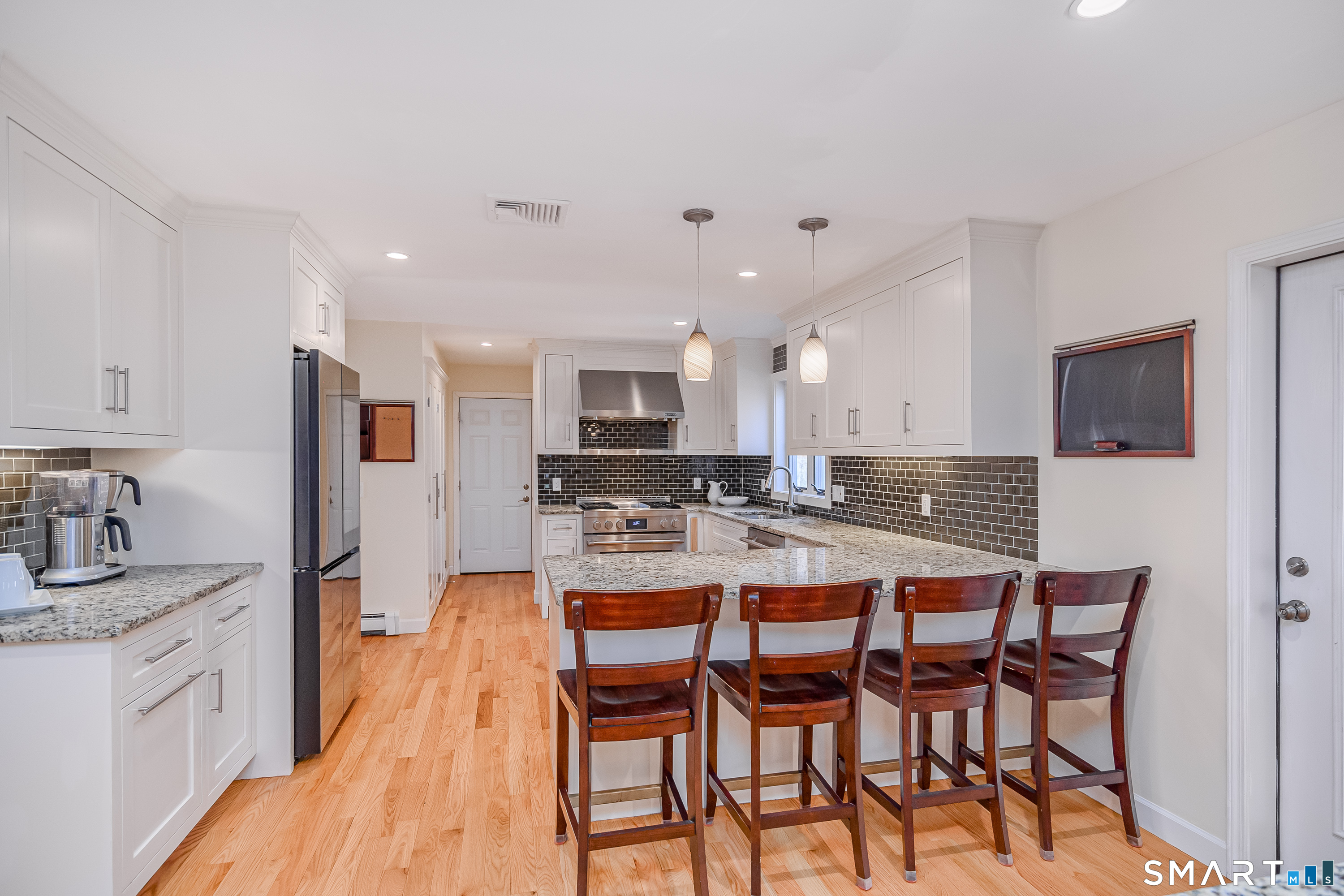 44 Gelding Hill Road Newtown, CT 06482 - Photo 7 of 39 Updated Kitchen With Breakfast Bar That Seats Four