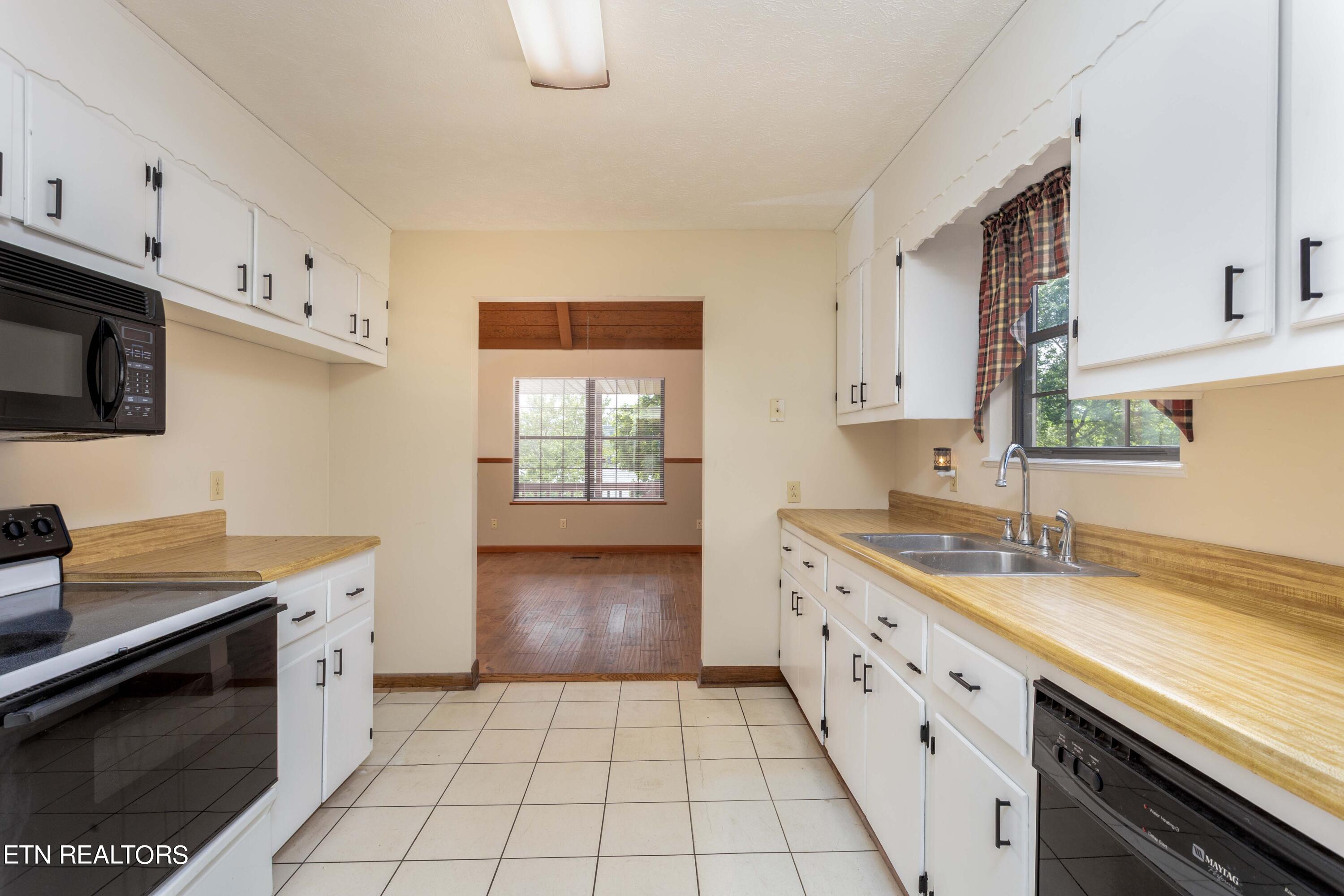 1090 Pin Hook Road Spring City, TN 37381 - Photo 15 of 41 Kitchen
