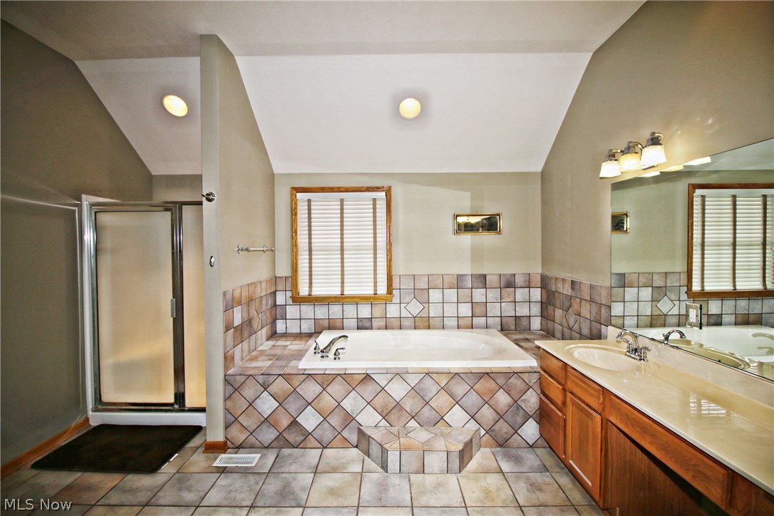 4240 Ridgewood Road Akron, OH 44321 - Photo 22 of 33