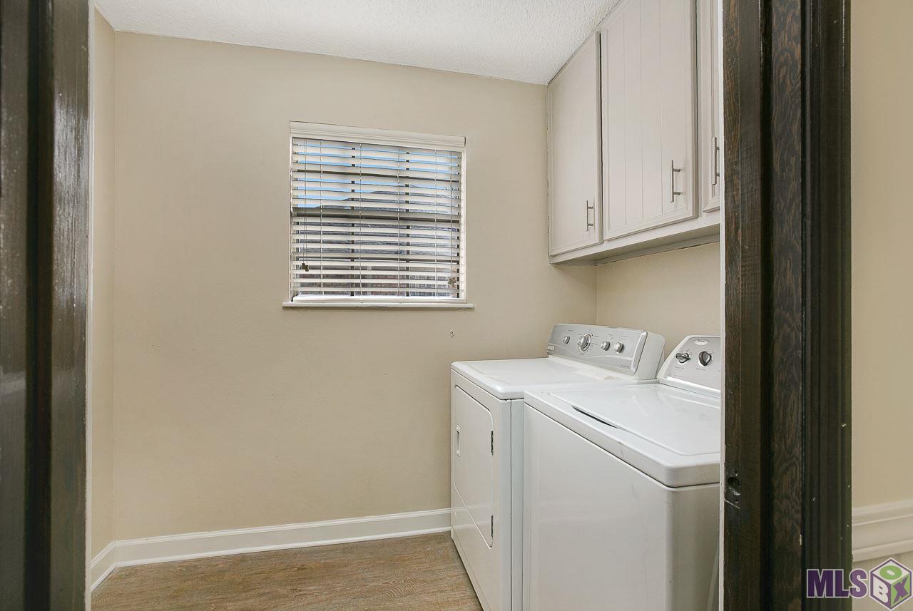 13022 Deerpath Way Baton Rouge, LA 70816 - Photo 16 of 23 Laundry Room!