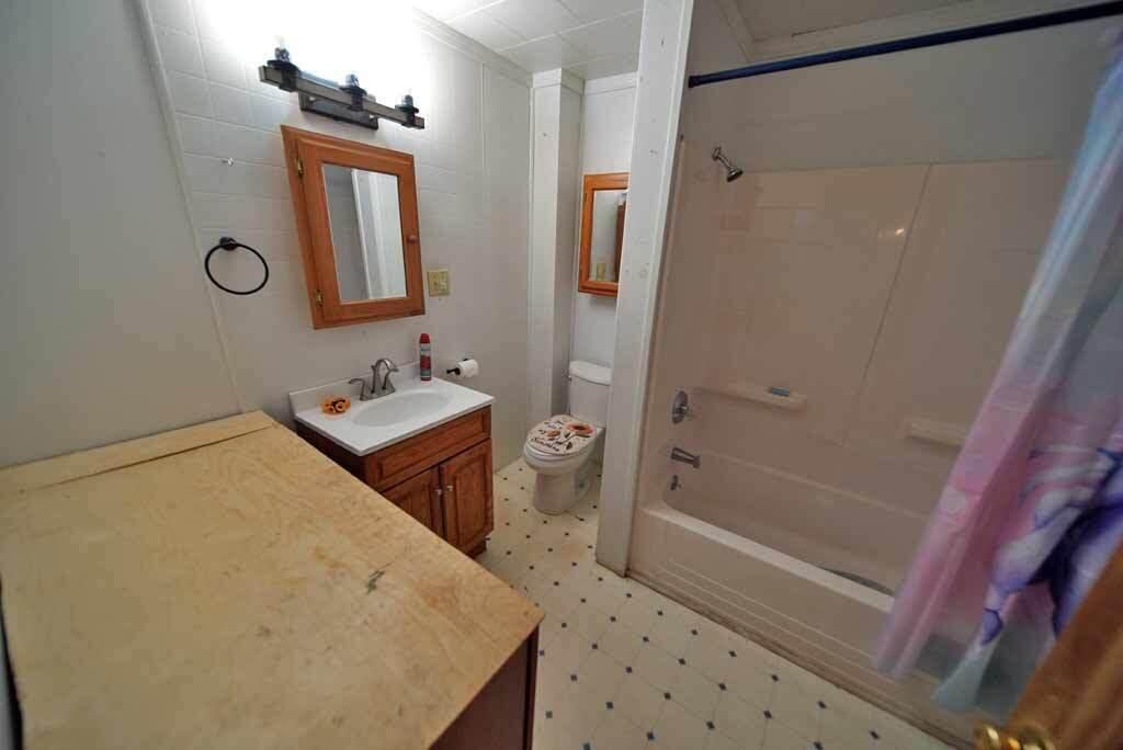 38 Bancroft Road Danforth, ME 04424 - Photo 28 of 43 full-bath-danforth-home