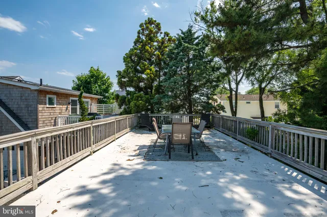 $1,899,000 | 6 West 11th Street, Barnegat Light, NJ 08006