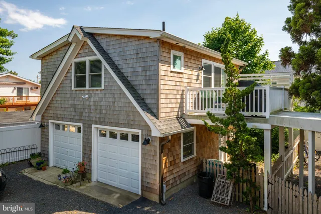 $1,899,000 | 6 West 11th Street, Barnegat Light, NJ 08006