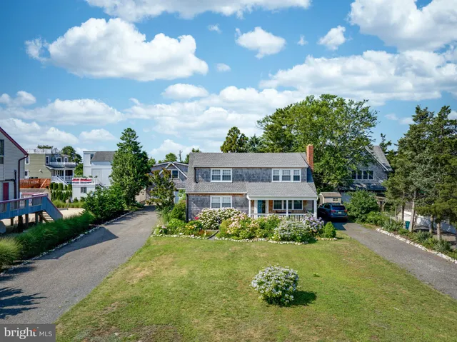 $1,899,000 | 6 West 11th Street, Barnegat Light, NJ 08006