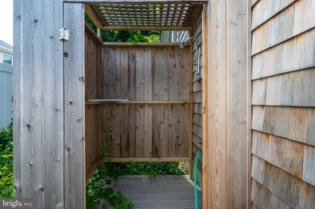 $1,899,000 | 6 West 11th Street, Barnegat Light, NJ 08006