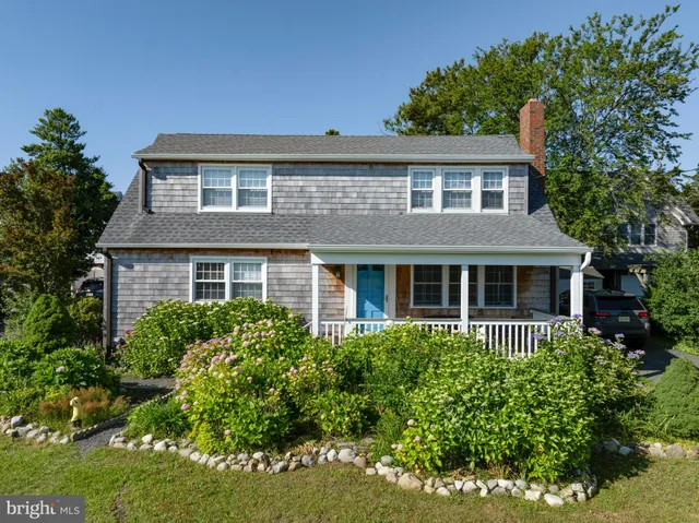 $1,899,000 | 6 West 11th Street, Barnegat Light, NJ 08006