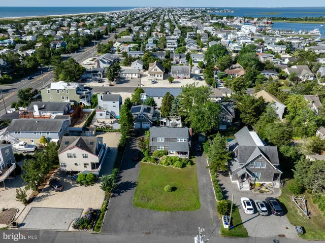 $1,899,000 | 6 West 11th Street, Barnegat Light, NJ 08006