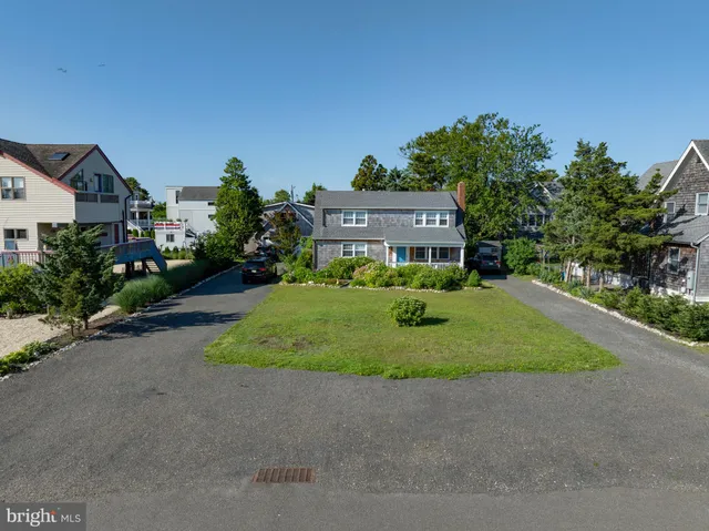 $1,899,000 | 6 West 11th Street, Barnegat Light, NJ 08006