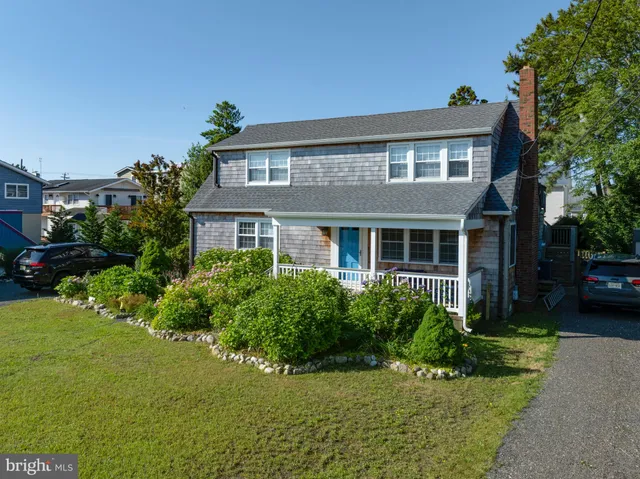 $1,899,000 | 6 West 11th Street, Barnegat Light, NJ 08006