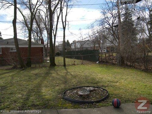 28535 Evergreen Road Southfield, MI 48076 - Photo 14 of 14 Backyard