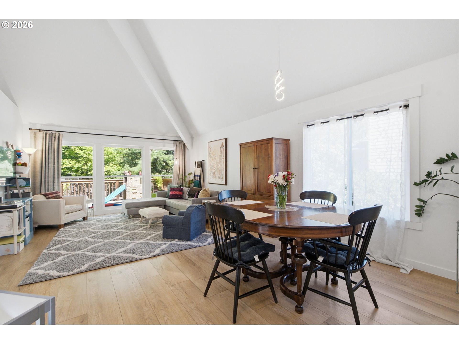 4123 Southwest Comus Street Portland, OR 97219 - Photo 6 of 42 Gallery Image 6