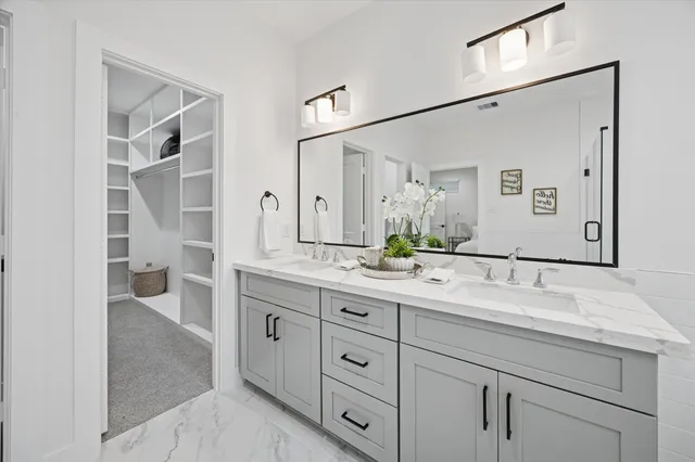 $384,700 | 7702 Sky Dweller Drive, Houston, TX 77055