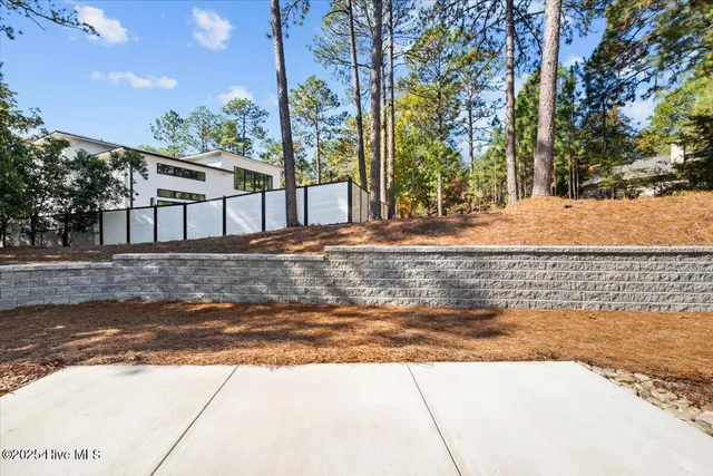 $695,000 | 555 Lake Forest Drive Southeast, Pinehurst, NC 28374