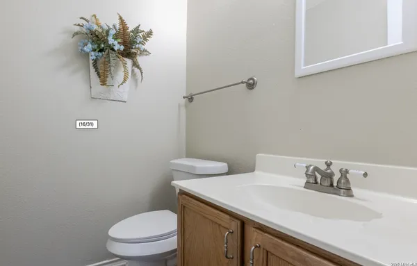 $1,950 | 1048 Sycamore, Schertz, TX 78154