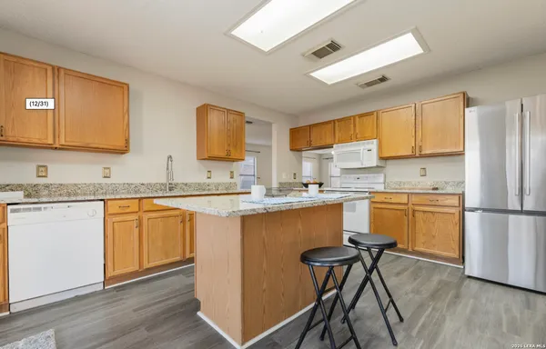 $1,950 | 1048 Sycamore, Schertz, TX 78154