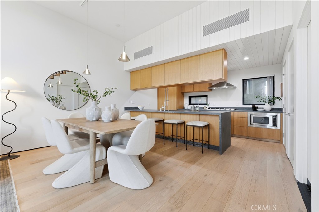 11702 Charnock Road Los Angeles, CA 90066 - Photo 5 of 20 Gallery Image 5