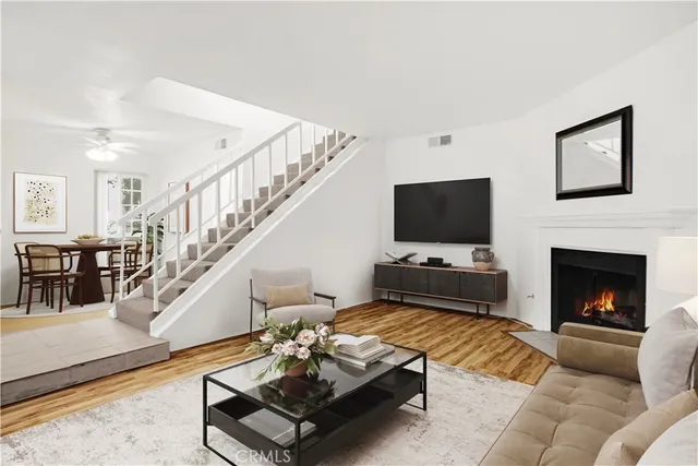 $515,000 | 18411 Hatteras Street, Unit 122, Tarzana, CA 91356