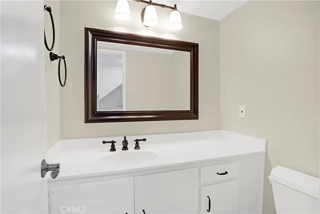 $515,000 | 18411 Hatteras Street, Unit 122, Tarzana, CA 91356