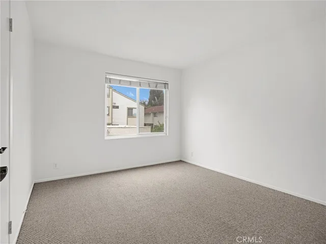 $515,000 | 18411 Hatteras Street, Unit 122, Tarzana, CA 91356