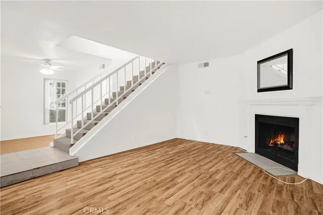 $515,000 | 18411 Hatteras Street, Unit 122, Tarzana, CA 91356