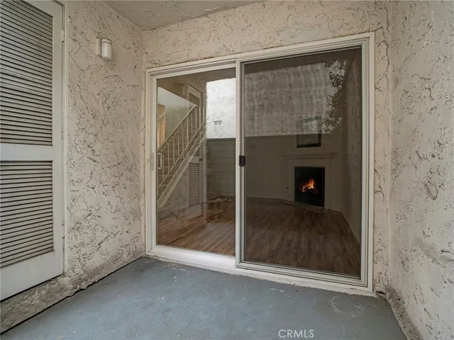 $515,000 | 18411 Hatteras Street, Unit 122, Tarzana, CA 91356