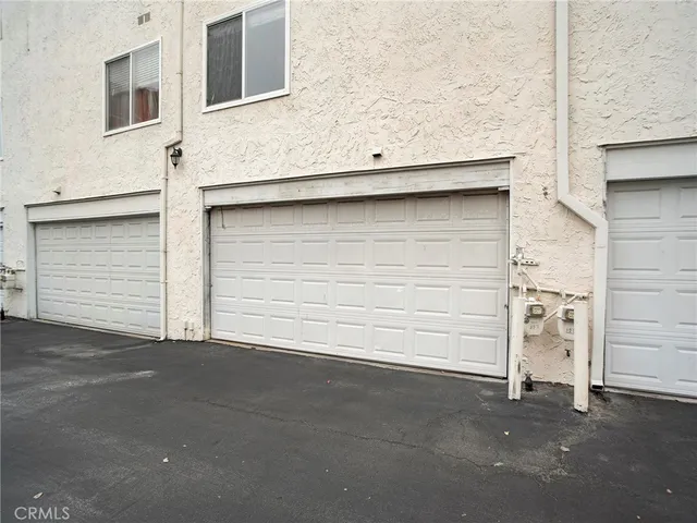 $515,000 | 18411 Hatteras Street, Unit 122, Tarzana, CA 91356