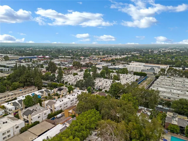 $515,000 | 18411 Hatteras Street, Unit 122, Tarzana, CA 91356