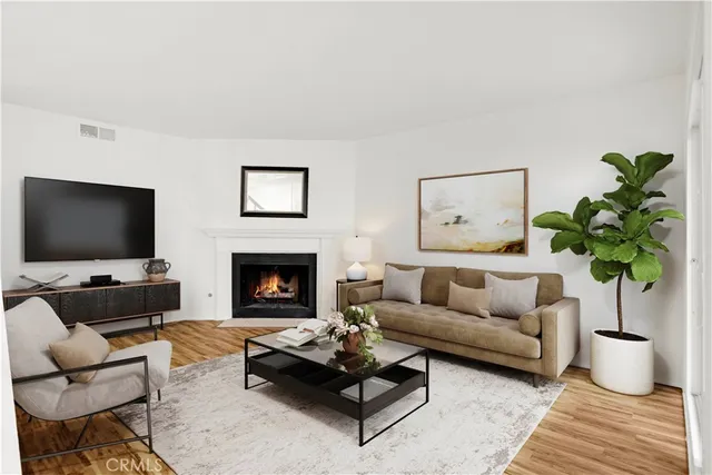 $515,000 | 18411 Hatteras Street, Unit 122, Tarzana, CA 91356