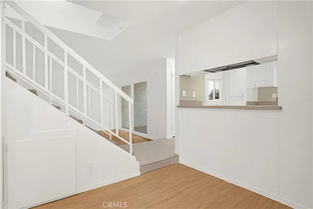 $515,000 | 18411 Hatteras Street, Unit 122, Tarzana, CA 91356