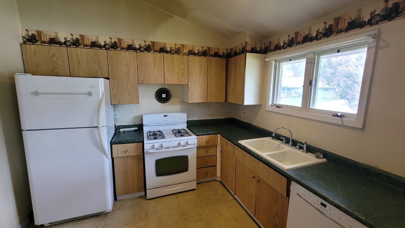 1513 Golfview Road Rantoul, IL 61866 - Photo 3 of 14 Gallery Image 3