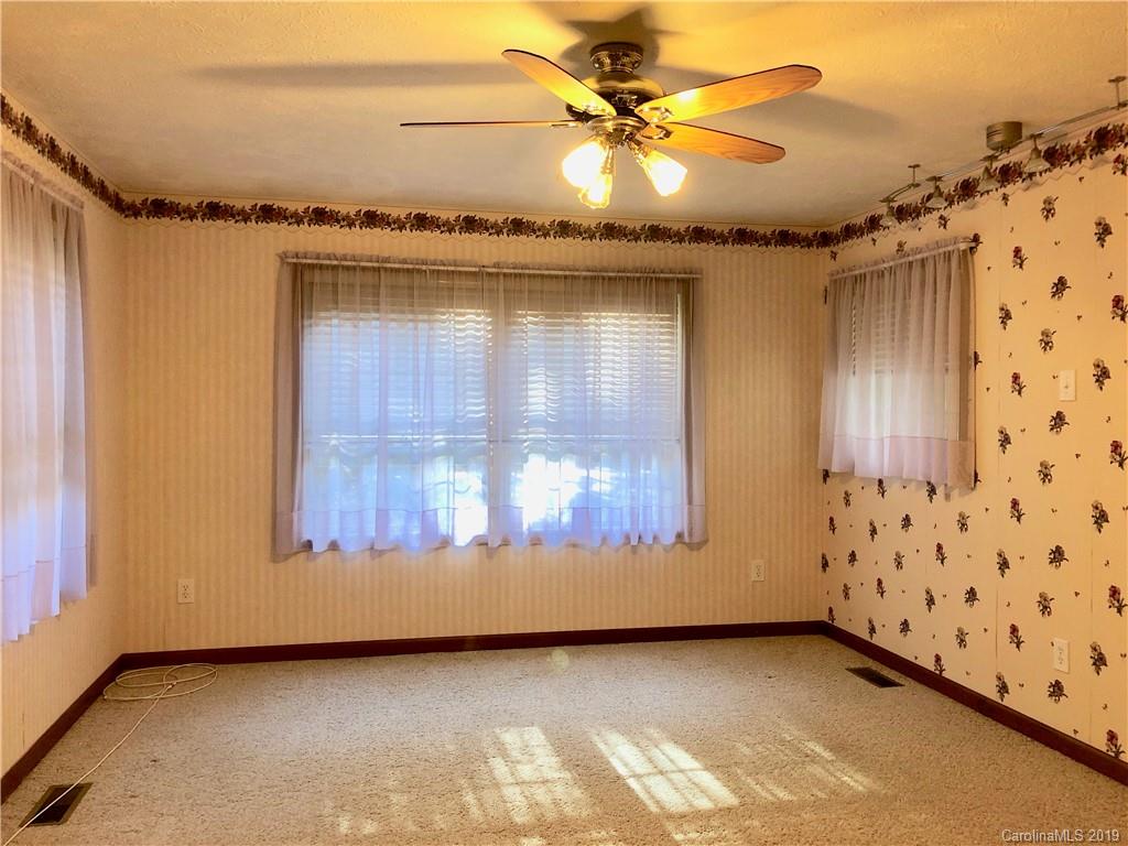 372 Oriole Road Brevard, NC 28712 - Photo 13 of 27 Gallery Image 13