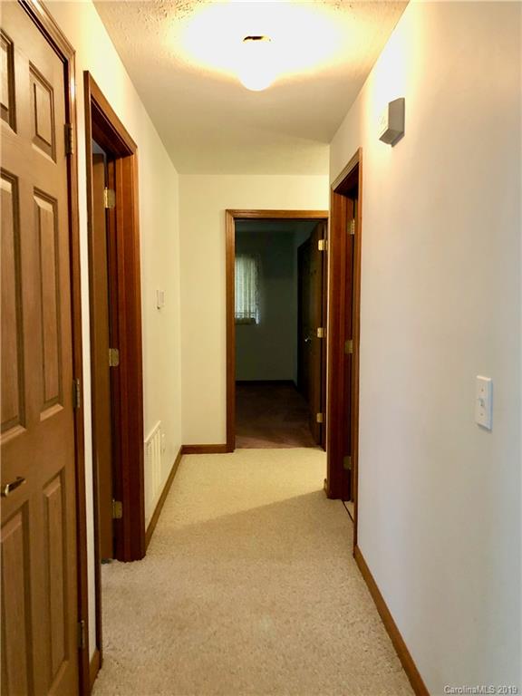 372 Oriole Road Brevard, NC 28712 - Photo 9 of 27 Gallery Image 9