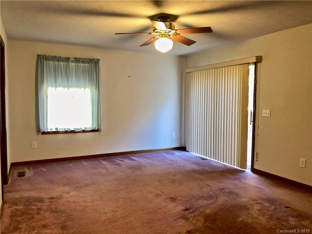 372 Oriole Road Brevard, NC 28712 - Photo 10 of 27 Gallery Image 10