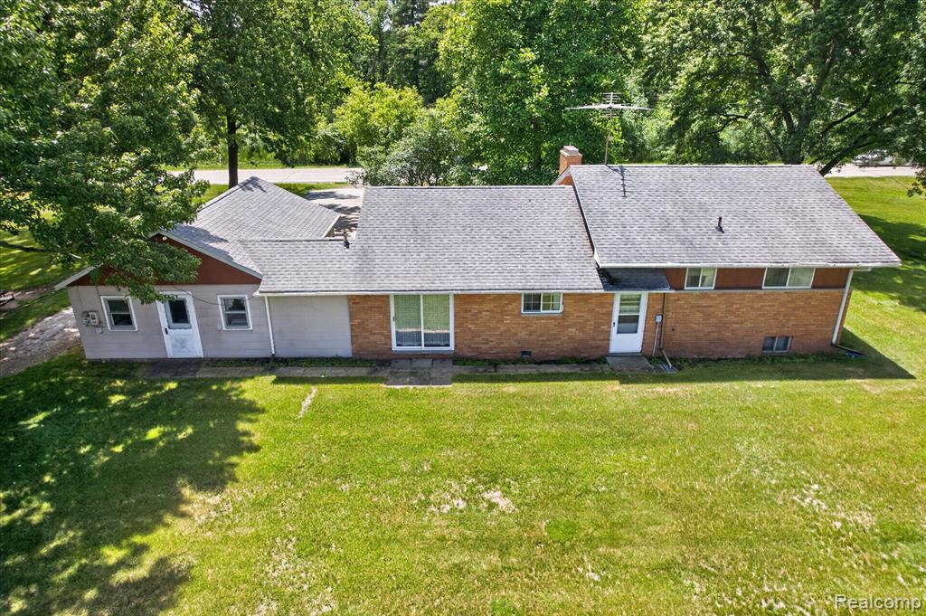 11141 Spencer Road Brighton, MI 48114 - Photo 32 of 46