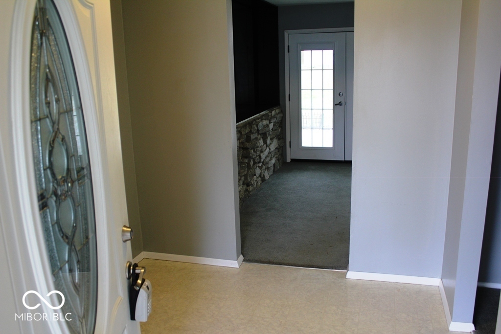 8207 North Myers Road Muncie, IN 47303 - Photo 3 of 28