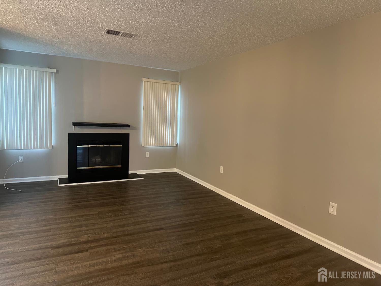 1027 Edpas Road New Brunswick, NJ 08901 - Photo 2 of 13 Gallery Image 2